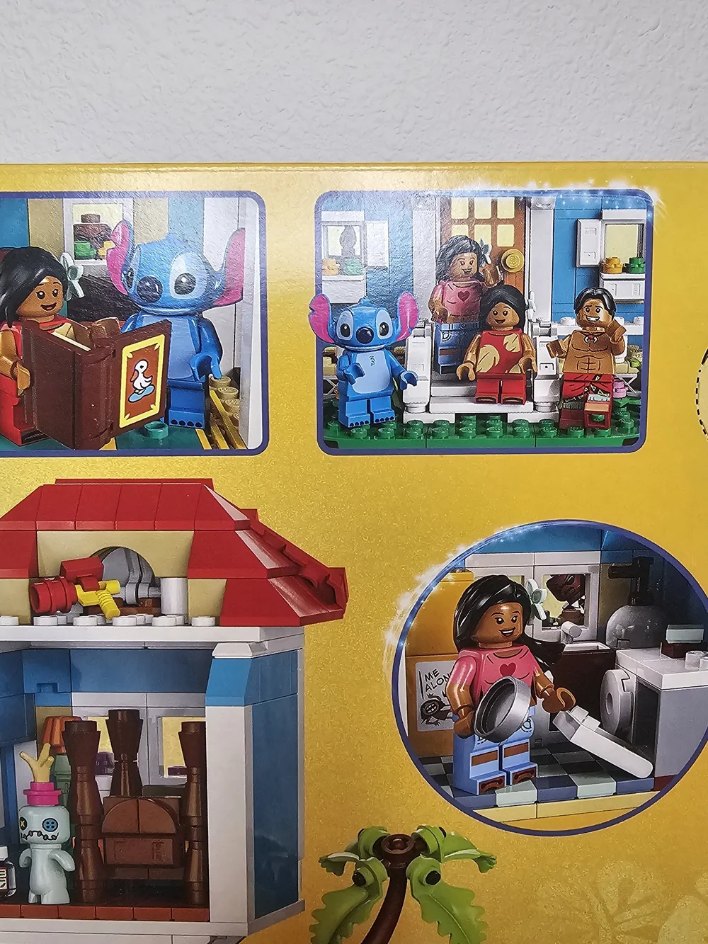 Disney Red and Blue Beach House Building Set with Stitch